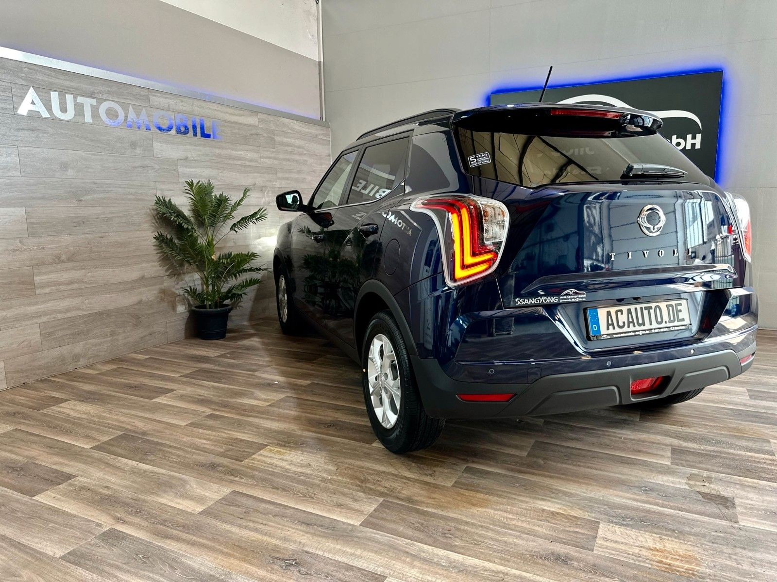 Fahrzeugabbildung Ssangyong Tivoli Quartz 1,5P 6AT 2WD*Finanzierung*NAVI*RFK