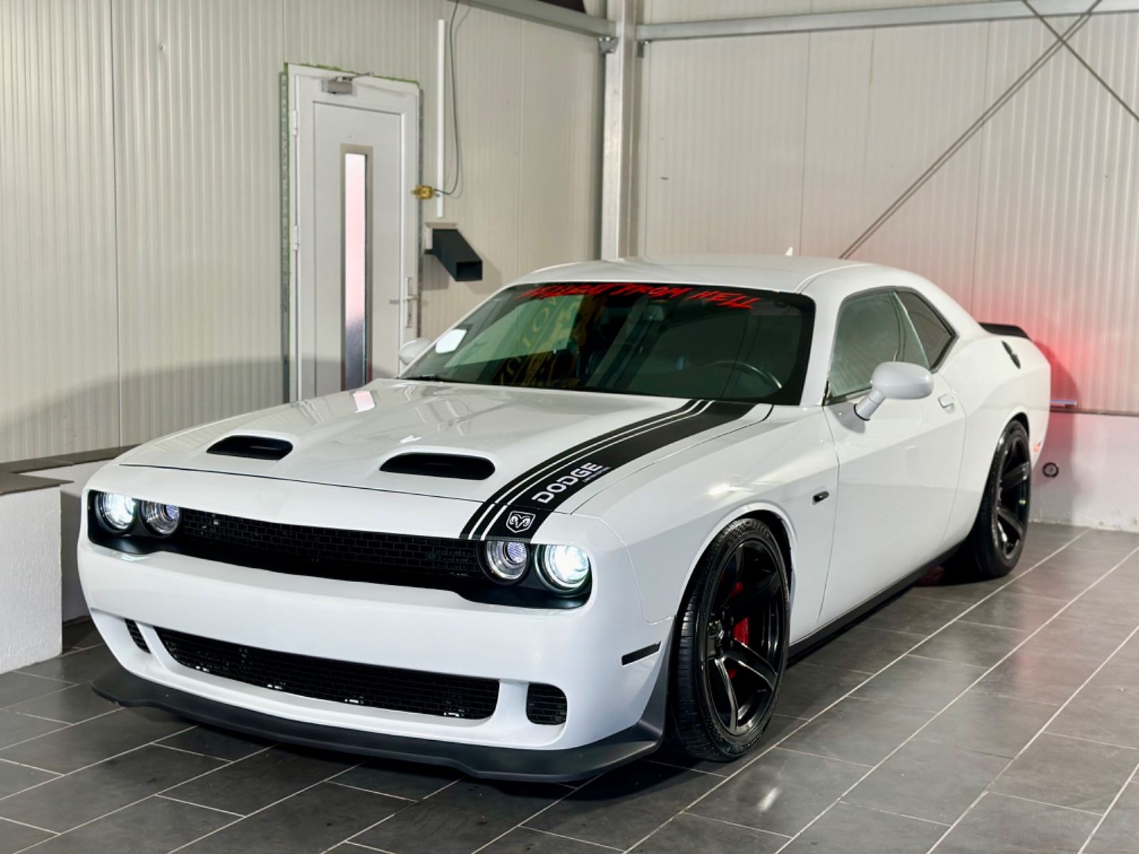 Dodge Challenger 6,2 V8-HELLCAT-H&R-LEDER-NAVI-EXTREM