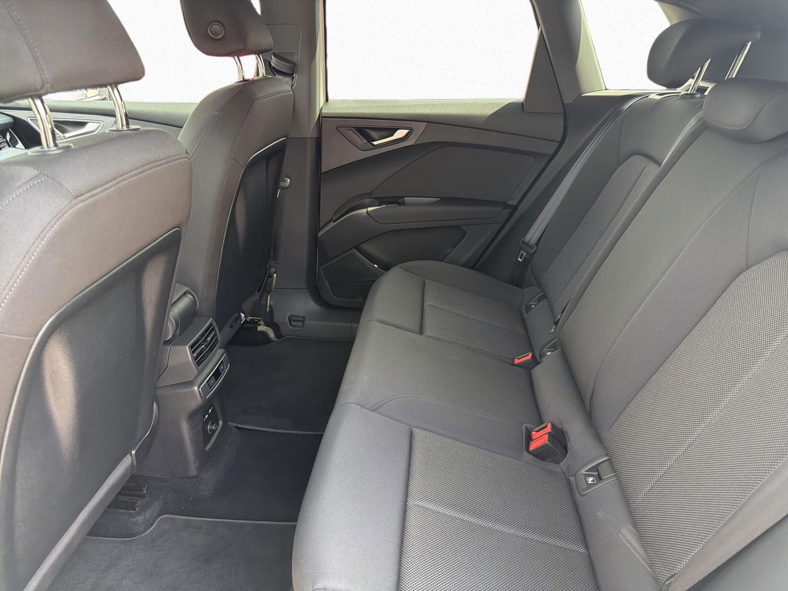 Audi Q4 e-tron 45 quattro NAVI - Assistenzpaket plus foto 11