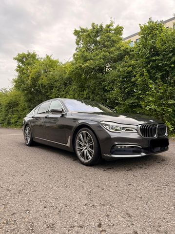 BMW BMW 730d xDrive Top Ausstattung Sehr gepflegt