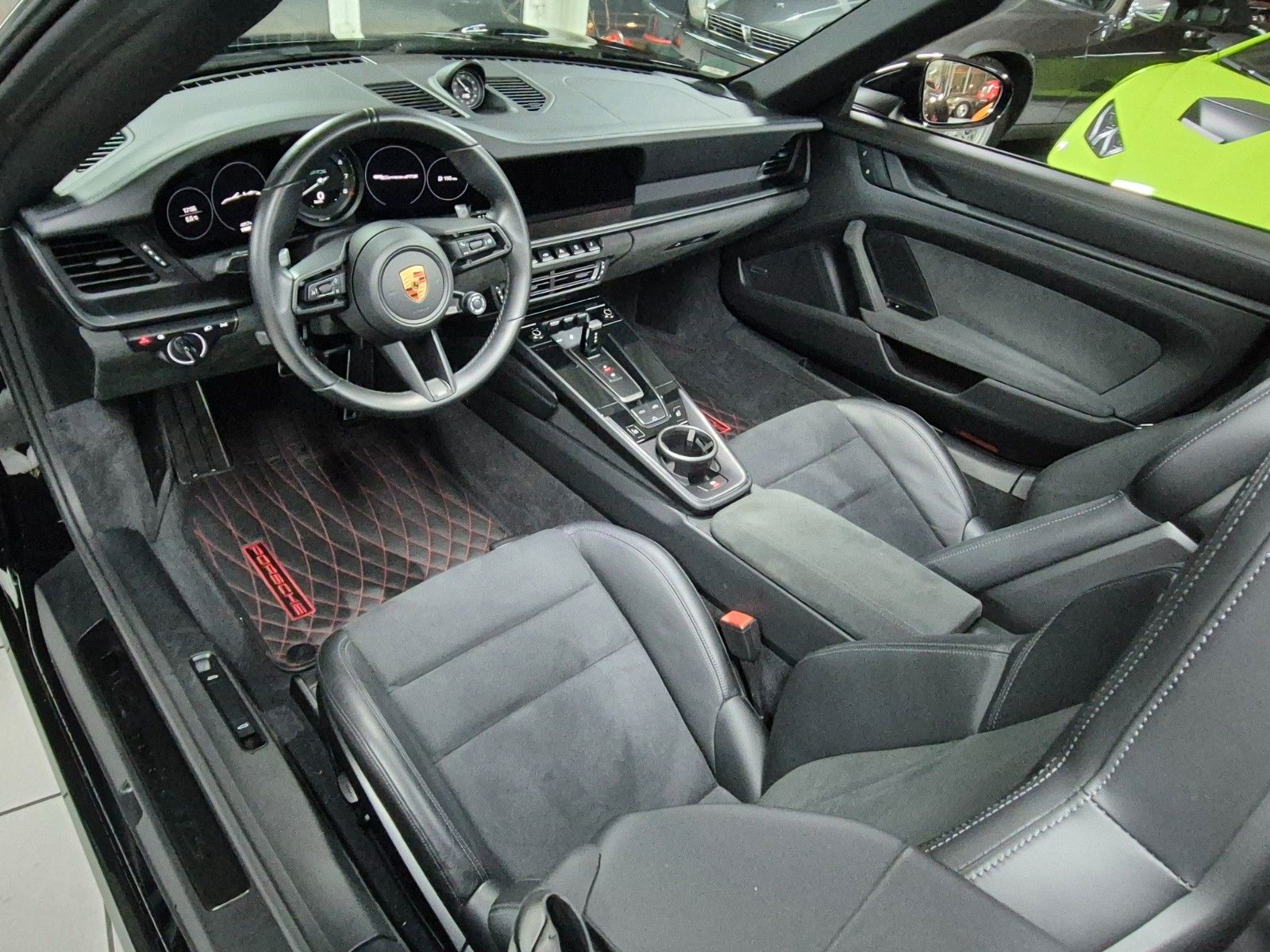 Fahrzeugabbildung Porsche 992 Carrera GTS/Approved 2027/Bose/1A Zustand