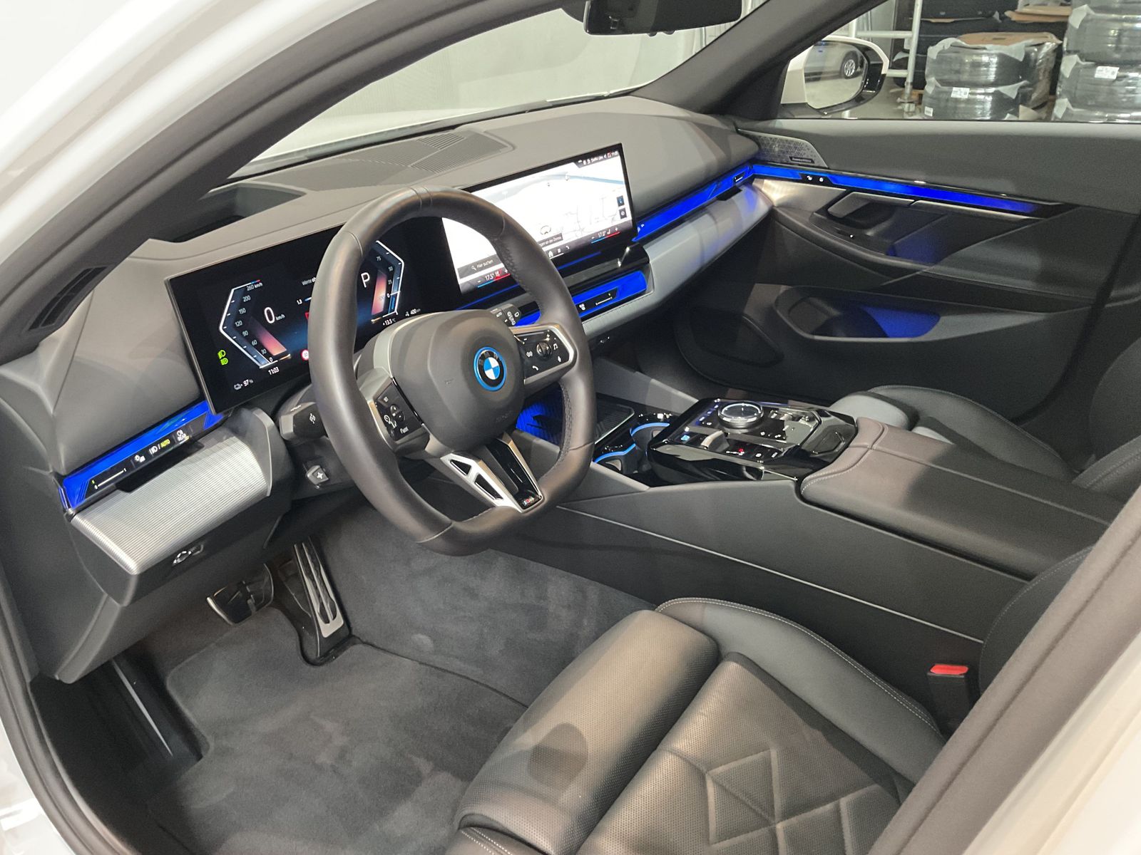 Fahrzeugabbildung BMW i5 xDrive40 Touring M Sportpaket AHK