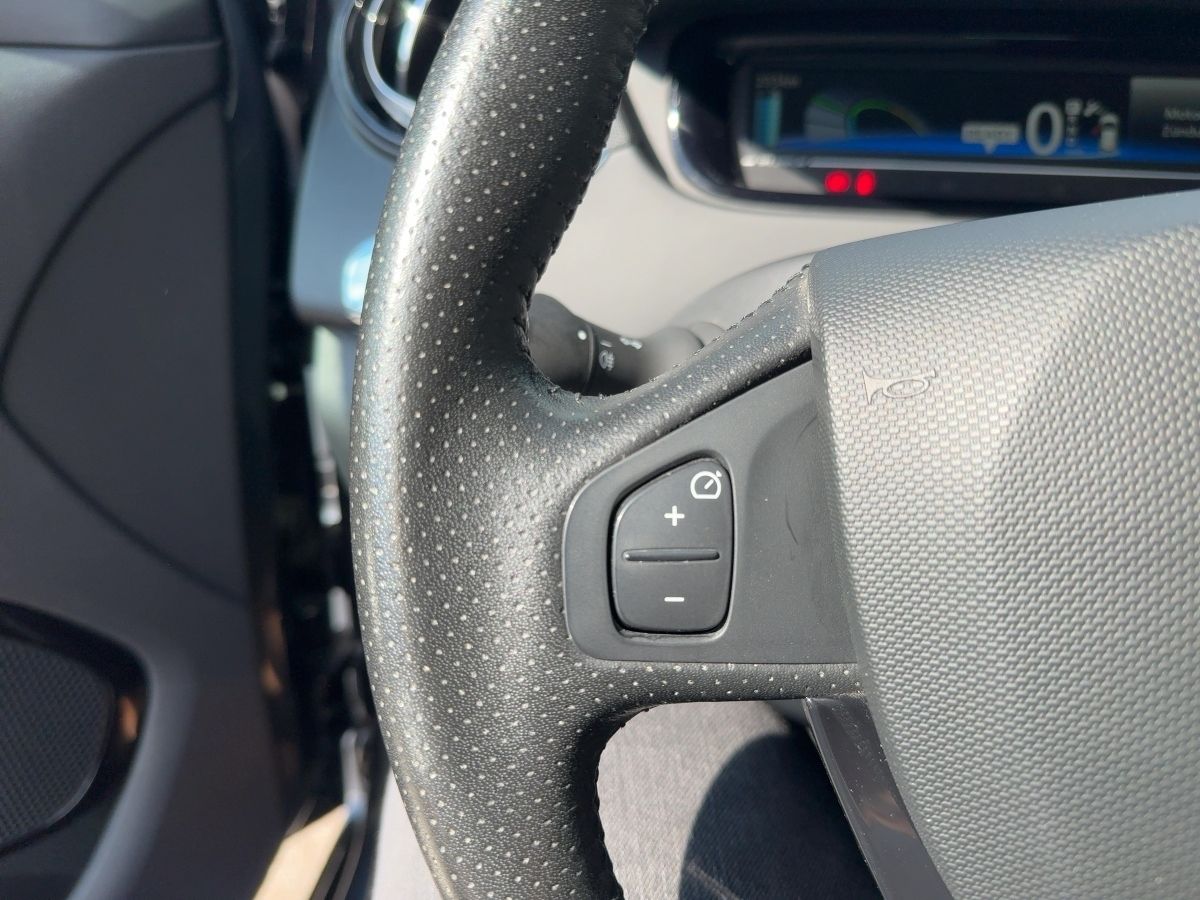 Fahrzeugabbildung Renault ZOE Life R110 Z.E 40 EPH (Batt.-miete)