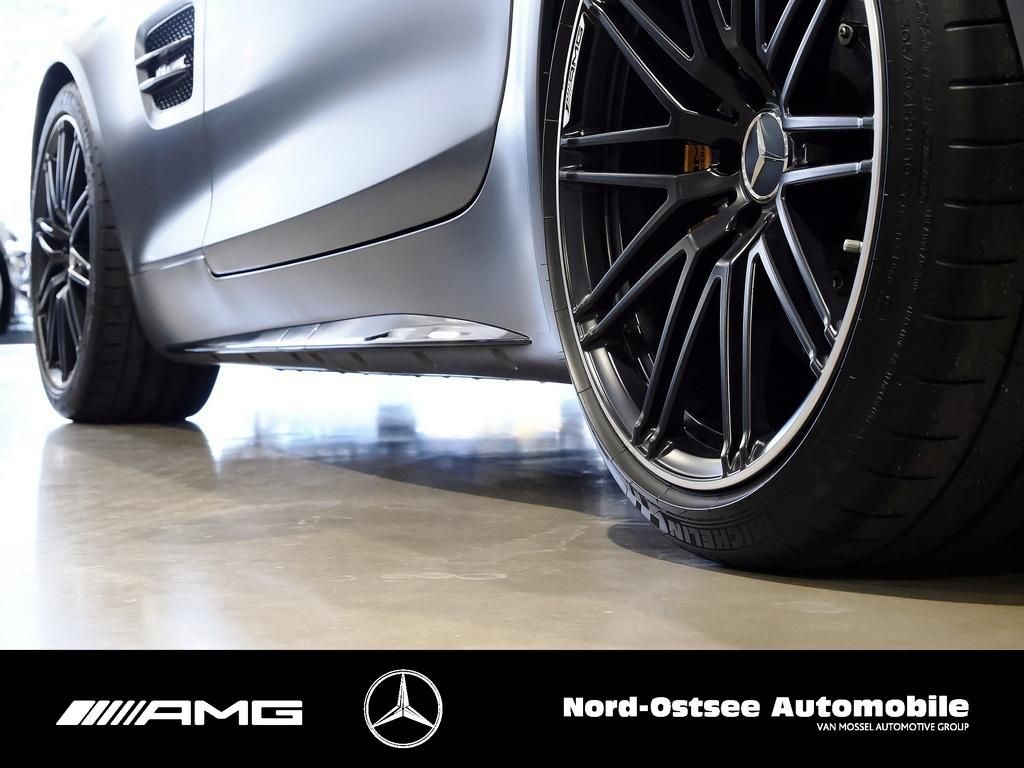 Fahrzeugabbildung Mercedes-Benz AMG GT C Comand Night Parkpaket Burmester LED
