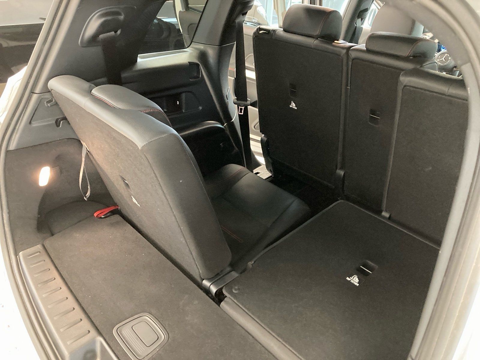 Fahrzeugabbildung Mercedes-Benz EQB 250+ AMG*Distronic*360°*Memory*7-Sitzer*Totw