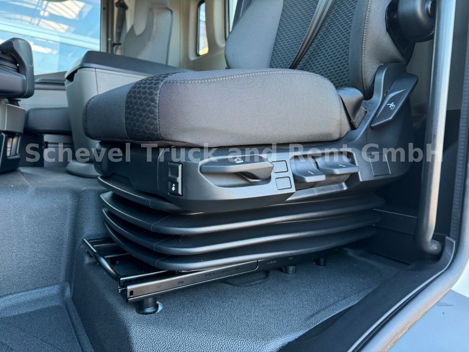 Fahrzeugabbildung MAN TGS 32.440 BB 8x4 Betonmischer EML 9