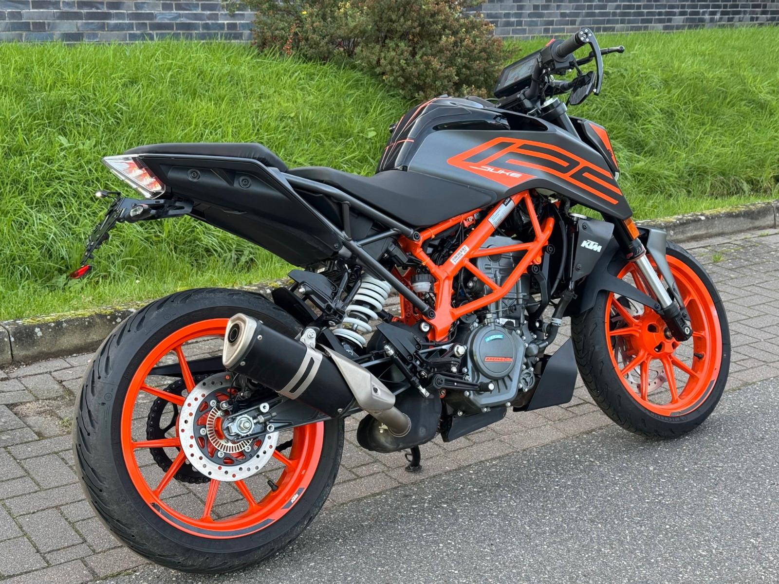 KTM Duke 125*Tiefer*Spiegel+Heckumbau*Service NEU*