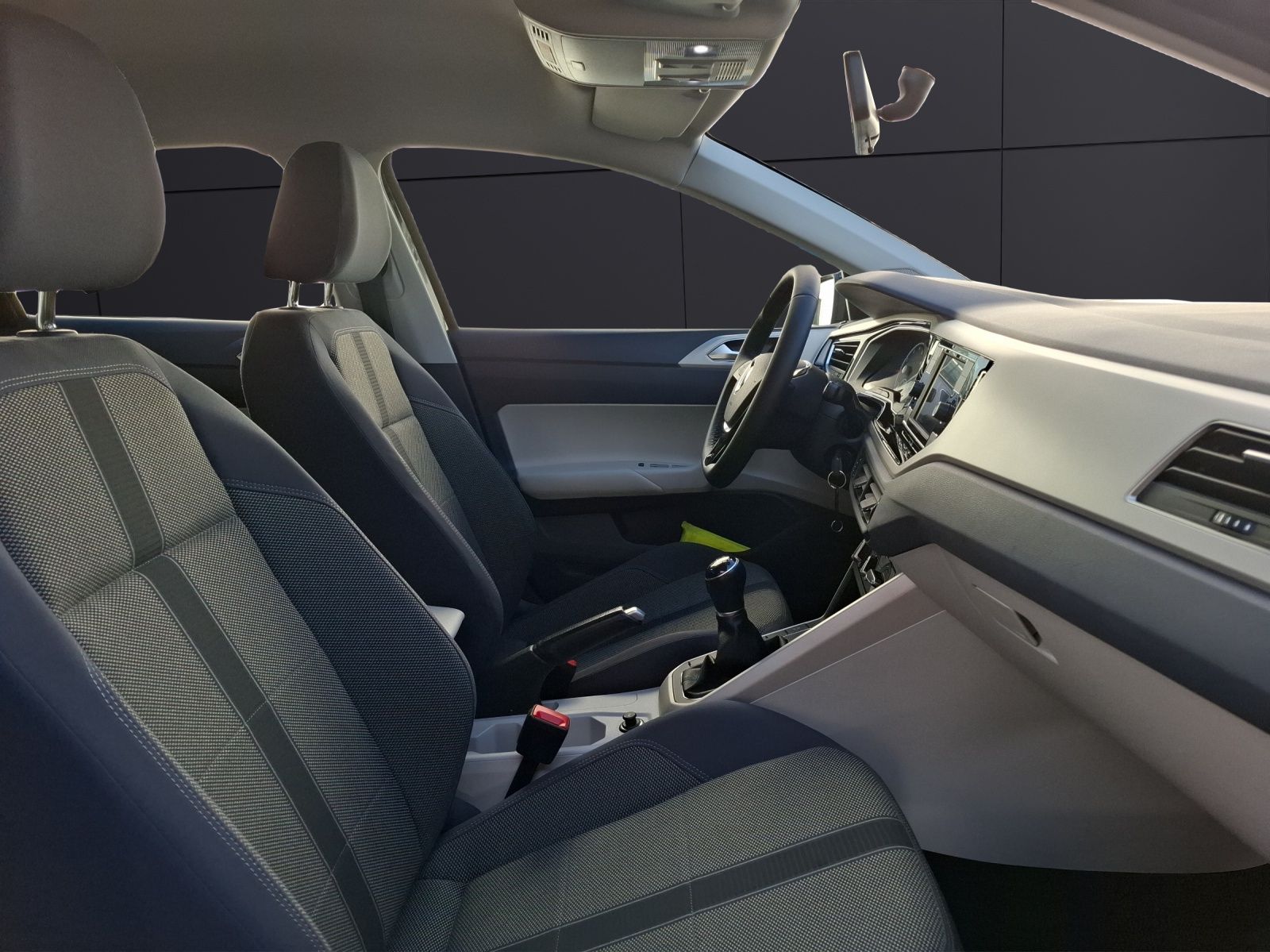 Fahrzeugabbildung Volkswagen Polo TSI Highline Klima DAB PDC SH LM