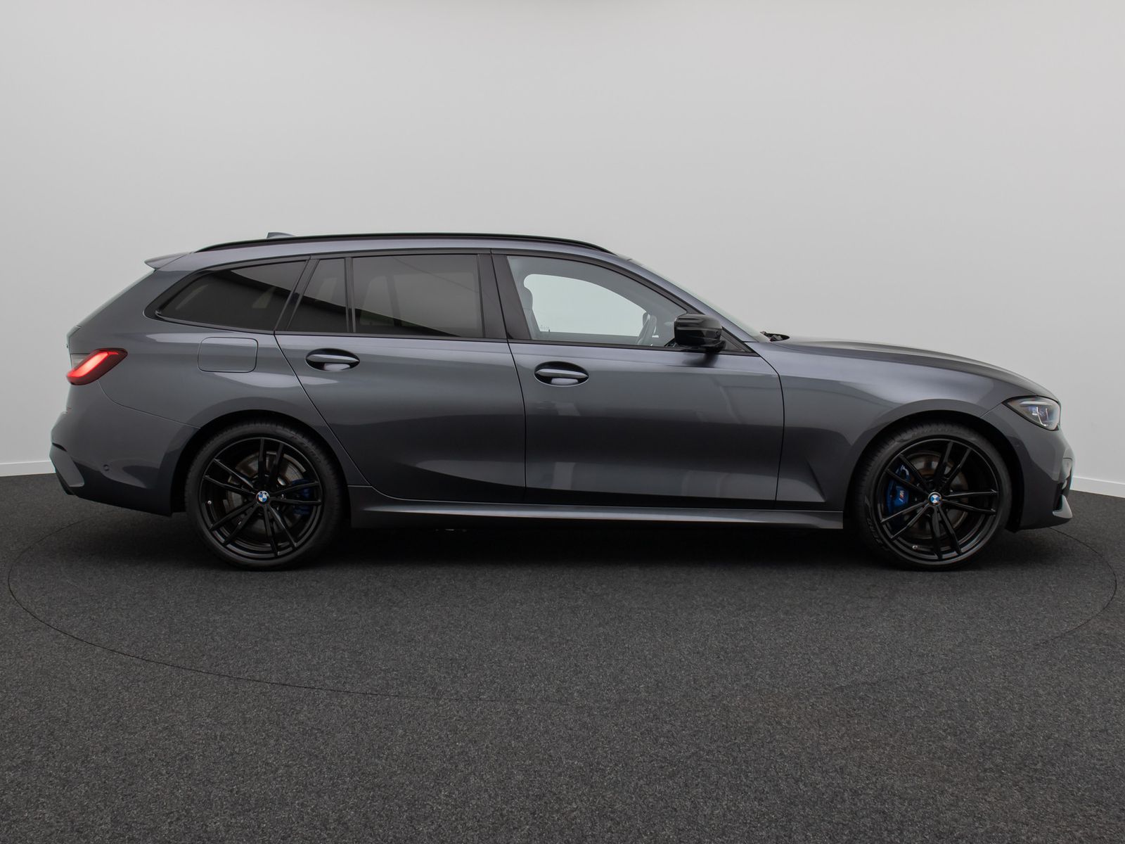 Fahrzeugabbildung BMW 330e M Sport Kamera Laser HUD DAB H/K AHK 19Zoll