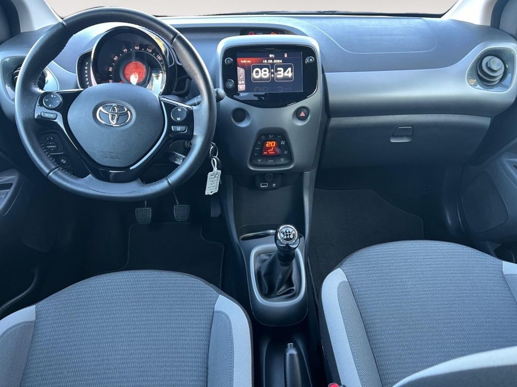 Fahrzeugabbildung Toyota Aygo x-sky