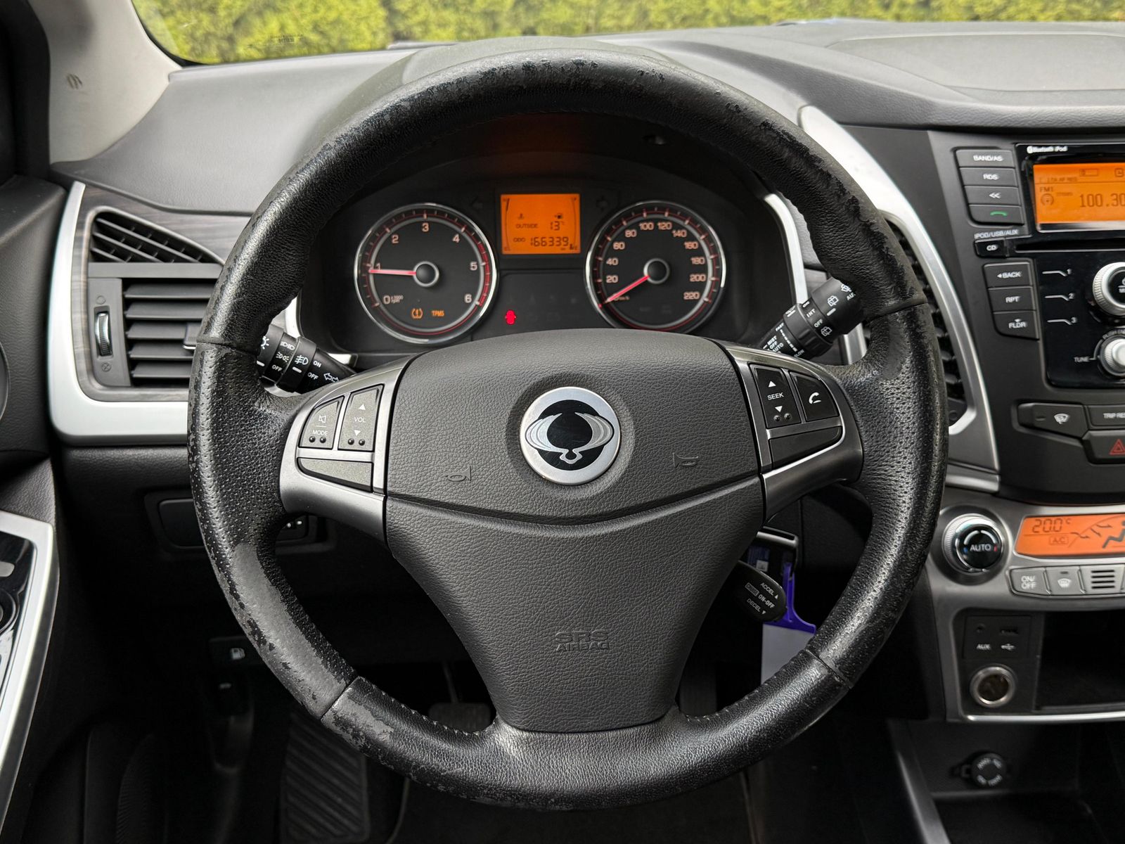 Fahrzeugabbildung Ssangyong Korando 2.0 TD Crystal 4x2 SHZ+TEMP+MFL+AHK+TÜV