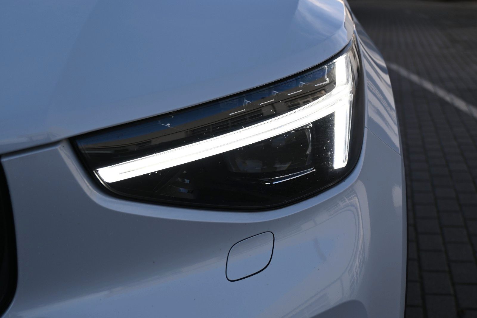 Fahrzeugabbildung Volvo XC40 B4 DKG Plus Black Edition*STDHZG*360*ACC