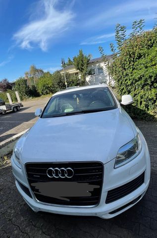 Audi Q7, Diesel, s-line , EXPORT, 7 -Sitze...