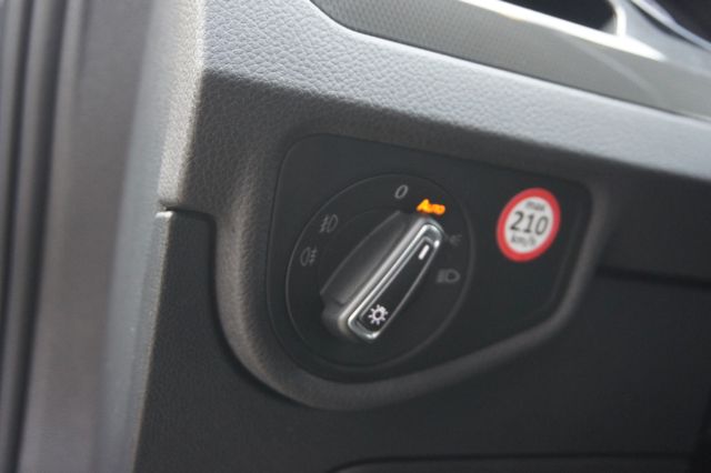 Fahrzeugabbildung Volkswagen Touran 2.0 TDI IQ.DRIVE NAVI ACC LANE BLIND