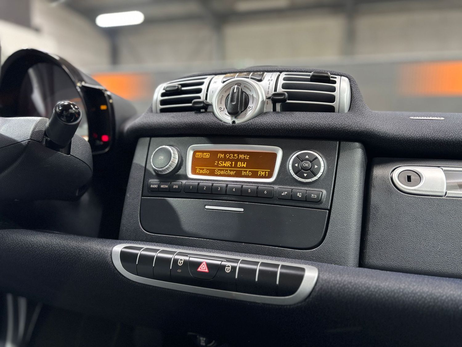 Fahrzeugabbildung Smart forTwo 1.0 52 kW mhd#Pano#Servo#Klima