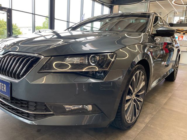 Skoda Superb Combi L&K *PANO*ACC*AHK*LEDER*NAVI*BI-XEN