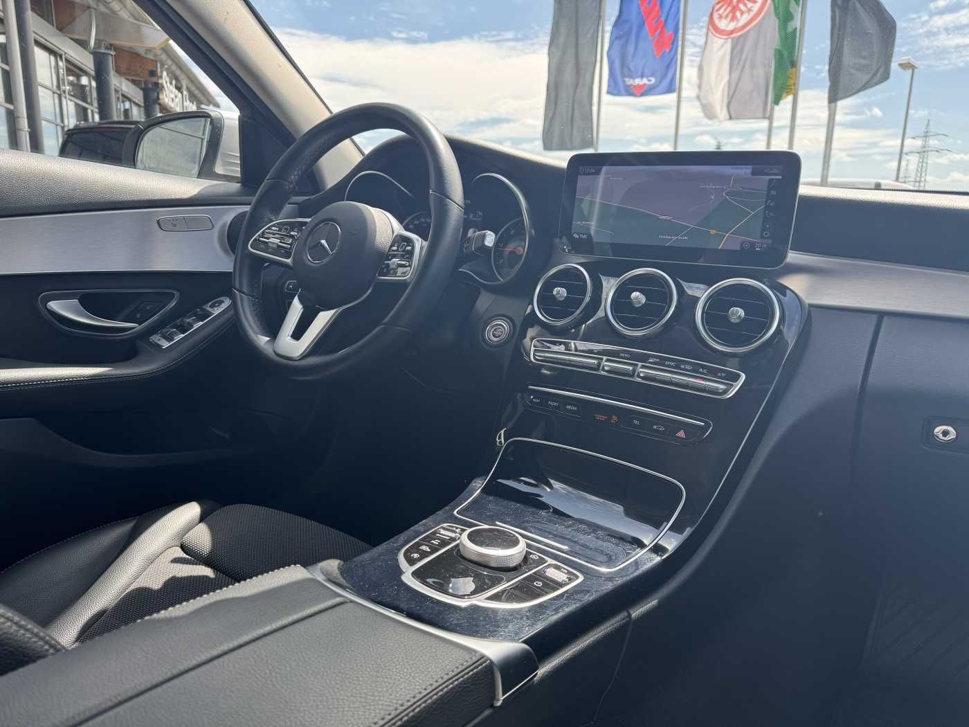Fahrzeugabbildung Mercedes-Benz C 220d T Avantgarde+RKamera+LED+TotW+SpurH