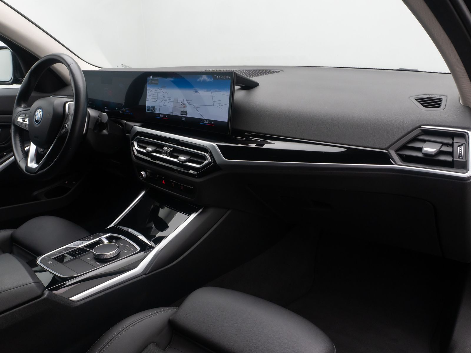 Fahrzeugabbildung BMW 320e FernlichtAs DAB Widscreen Sportsitz Komfort