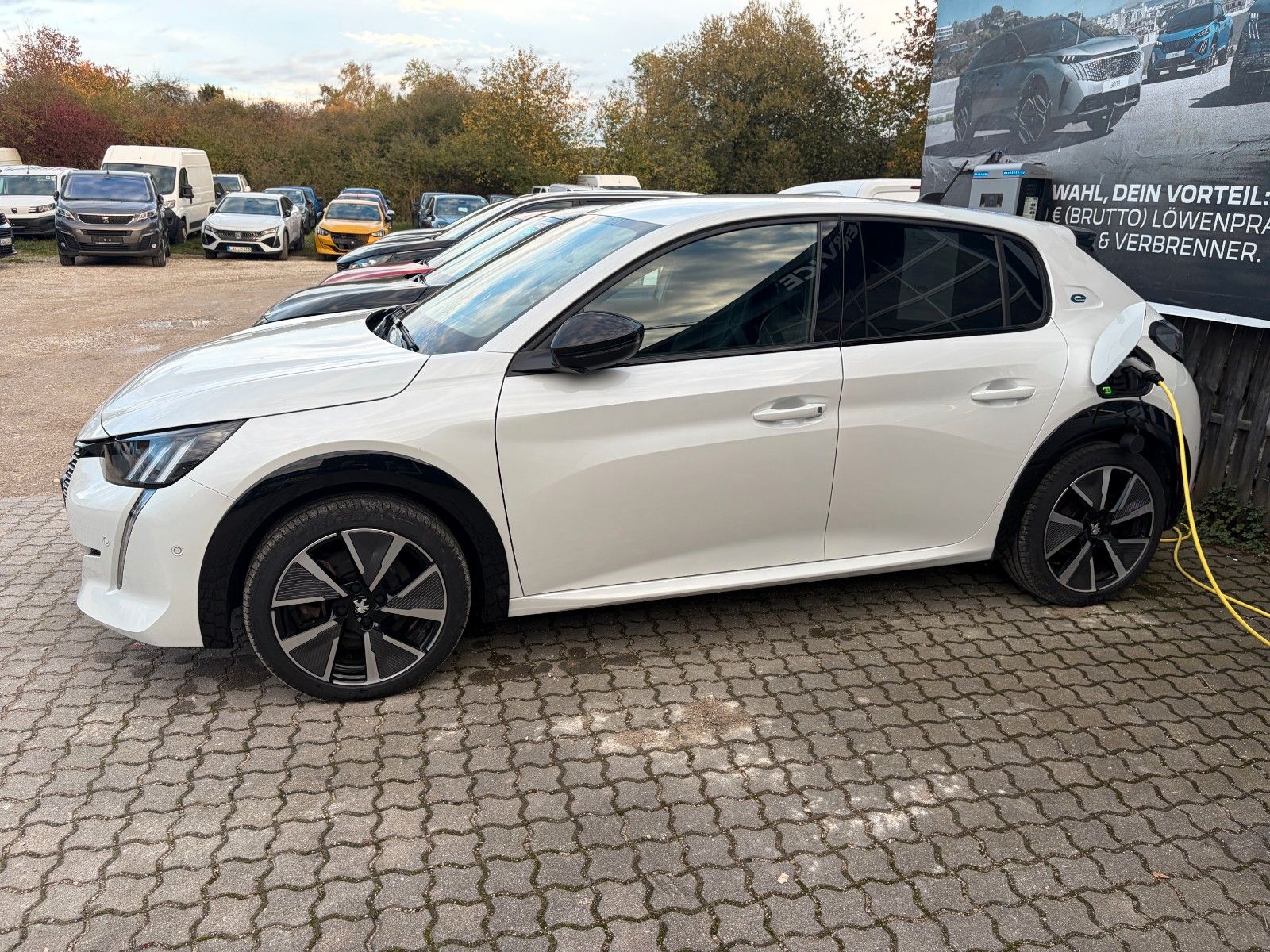Peugeot e-208 136 GT *NAVI*LED*Kamera* imagem 2