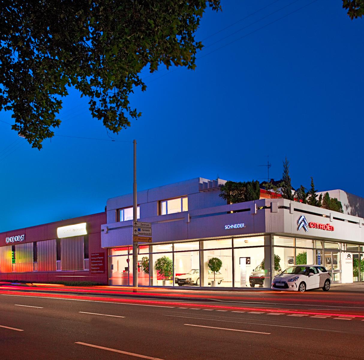 showroom-image-bottom
