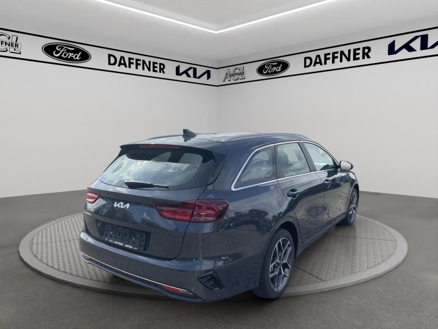 Kia Ceed_sw Spirit 1.5 VerkehrszeichenERK Tempomat