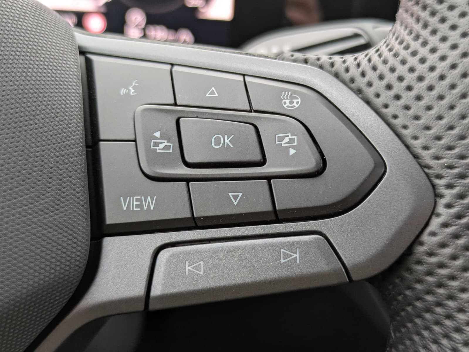 Fahrzeugabbildung Volkswagen Tayron 2.0 TDI 4M R-Line BLACK*7Si*MATRIX*PANO