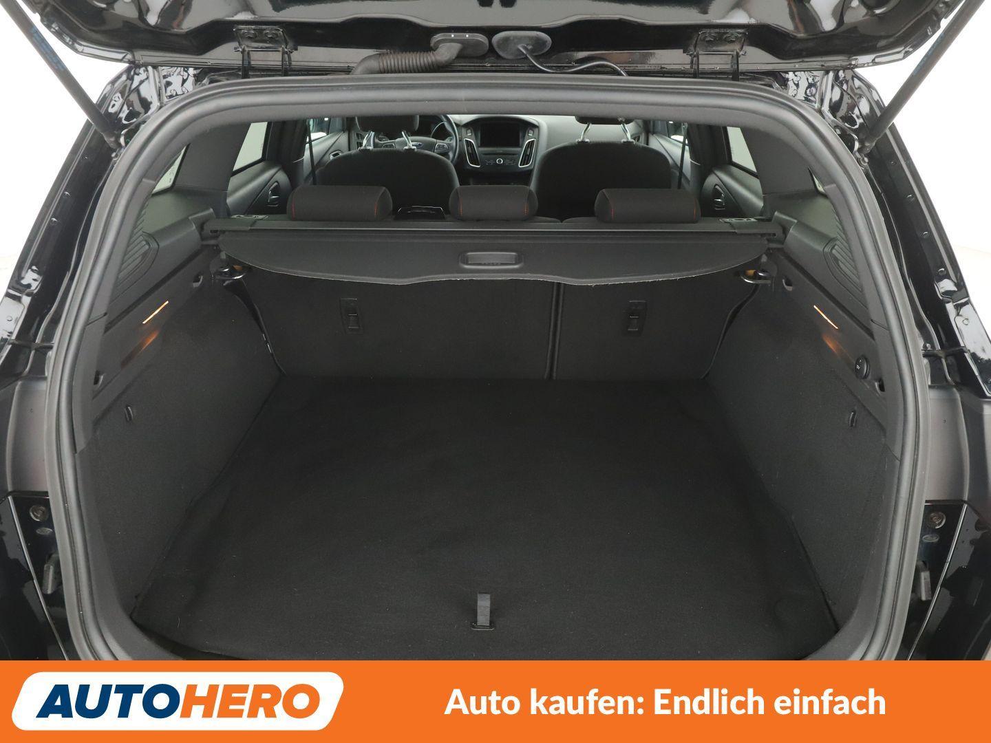 Ford Focus 1.0 EcoBoost ST-Line*TEMPO*PLA*PDC*SHZ*LHZ