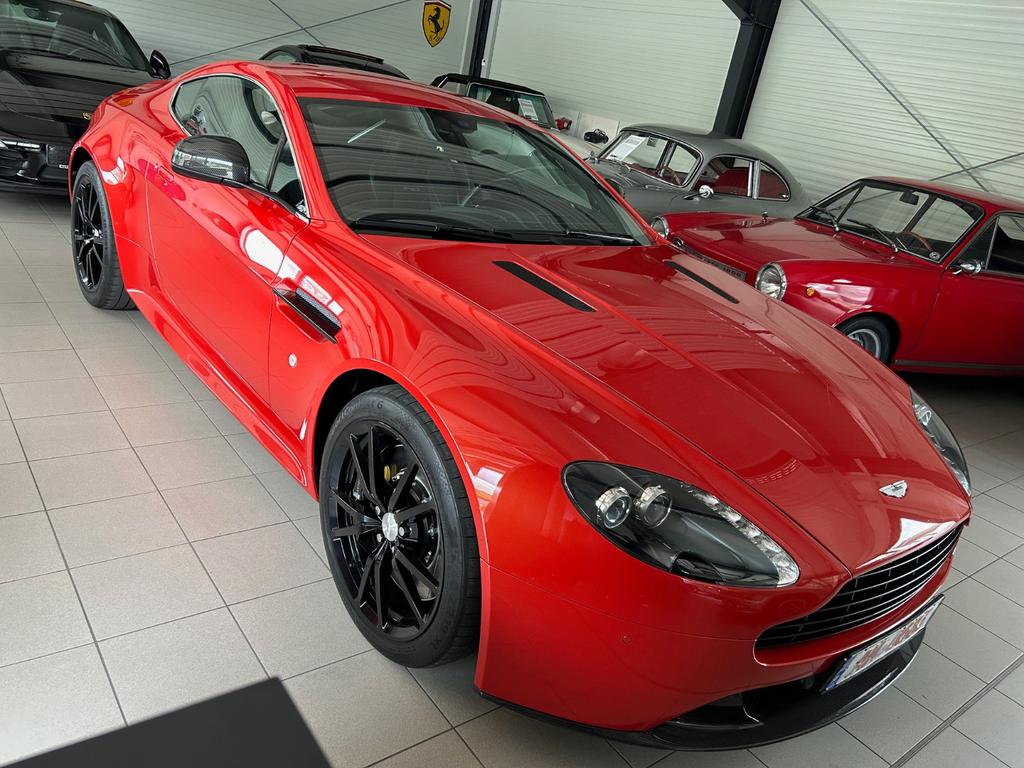 Aston Martin V8 Vantage