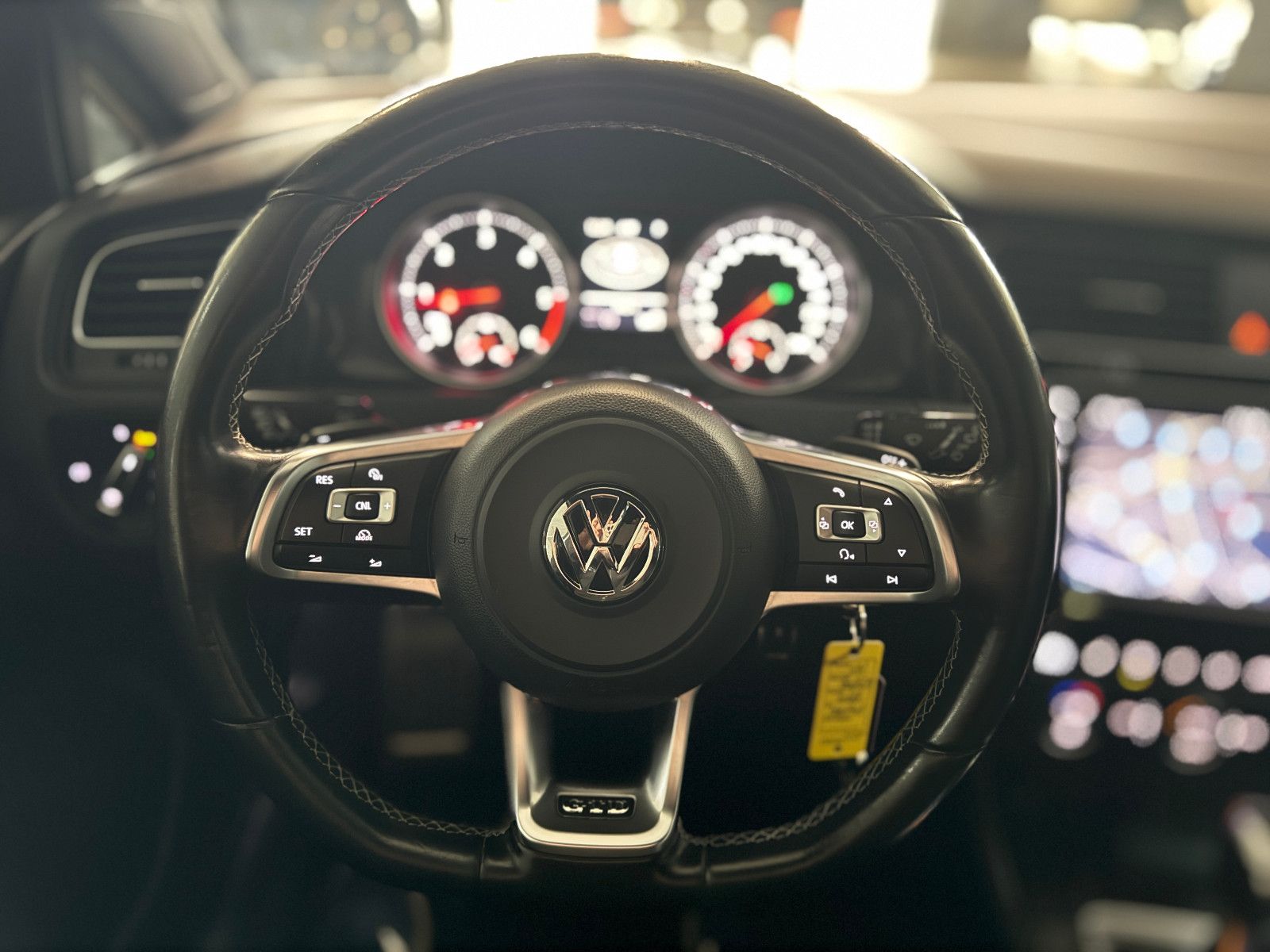 Fahrzeugabbildung Volkswagen Golf VII GTD DCC LED 1.HAND VW SCHECKHEFT EURO 6