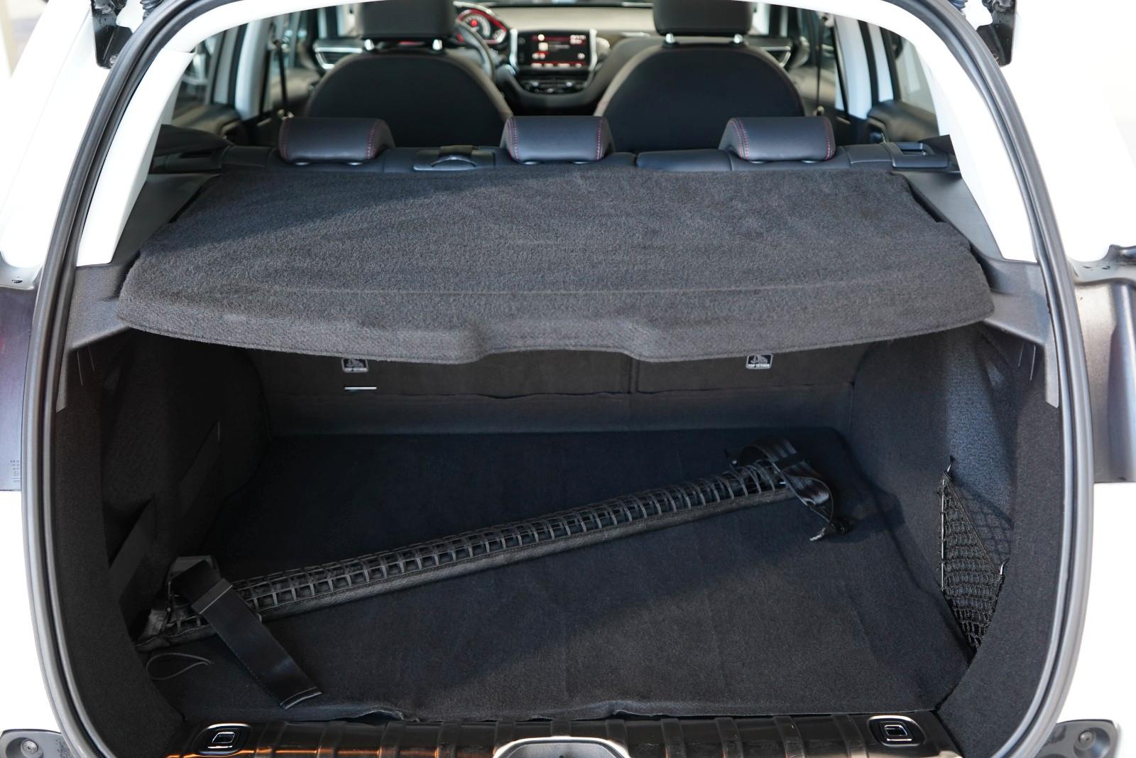 Peugeot 2008 Allure GT-LINE*Pano*Navi*Kam*18 Z.*Automat.
