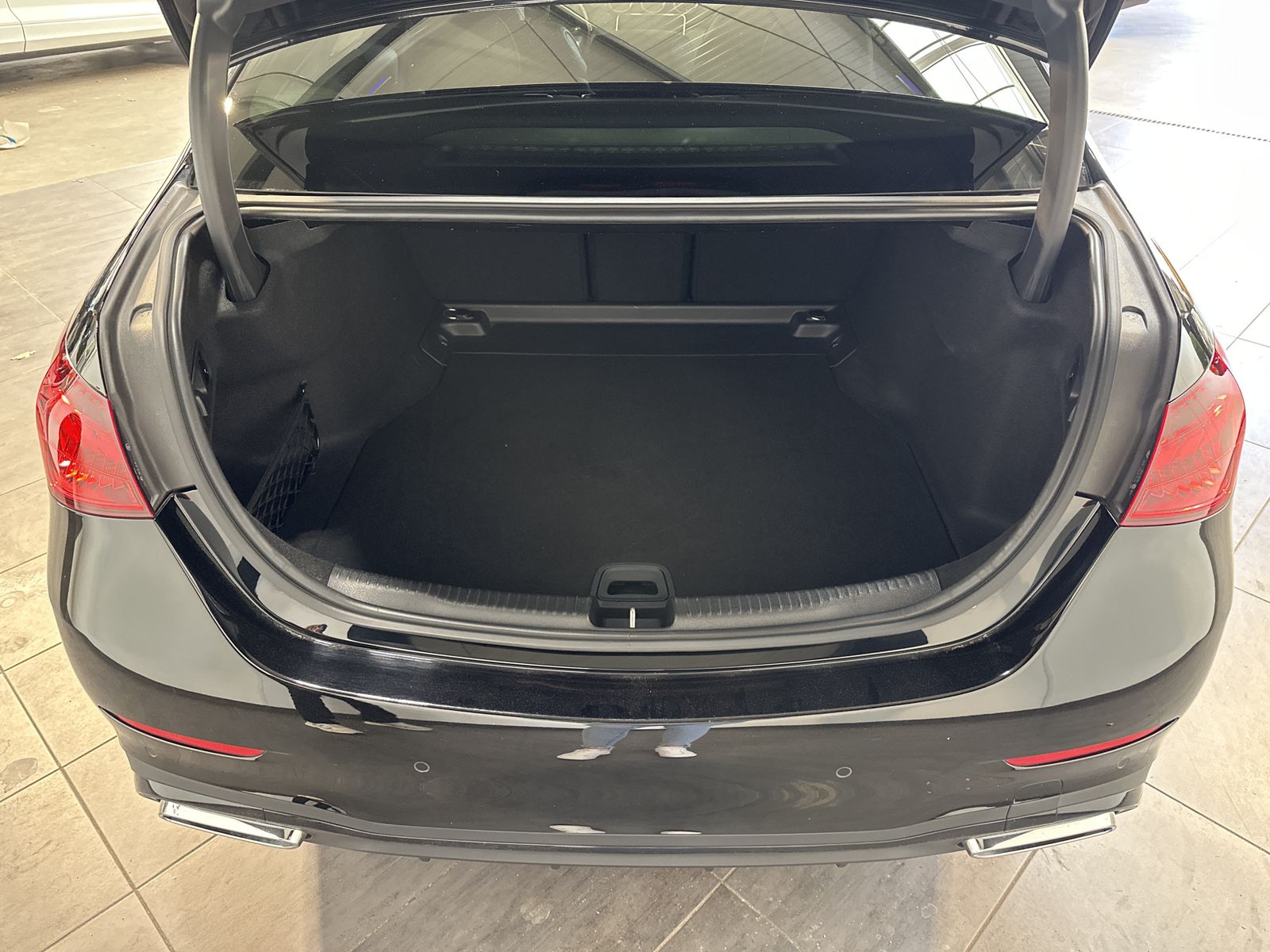Fahrzeugabbildung Mercedes-Benz C 200d AMG-Line NAV+LED+KAM+HUD+VCOCK+CARPLAY+PP