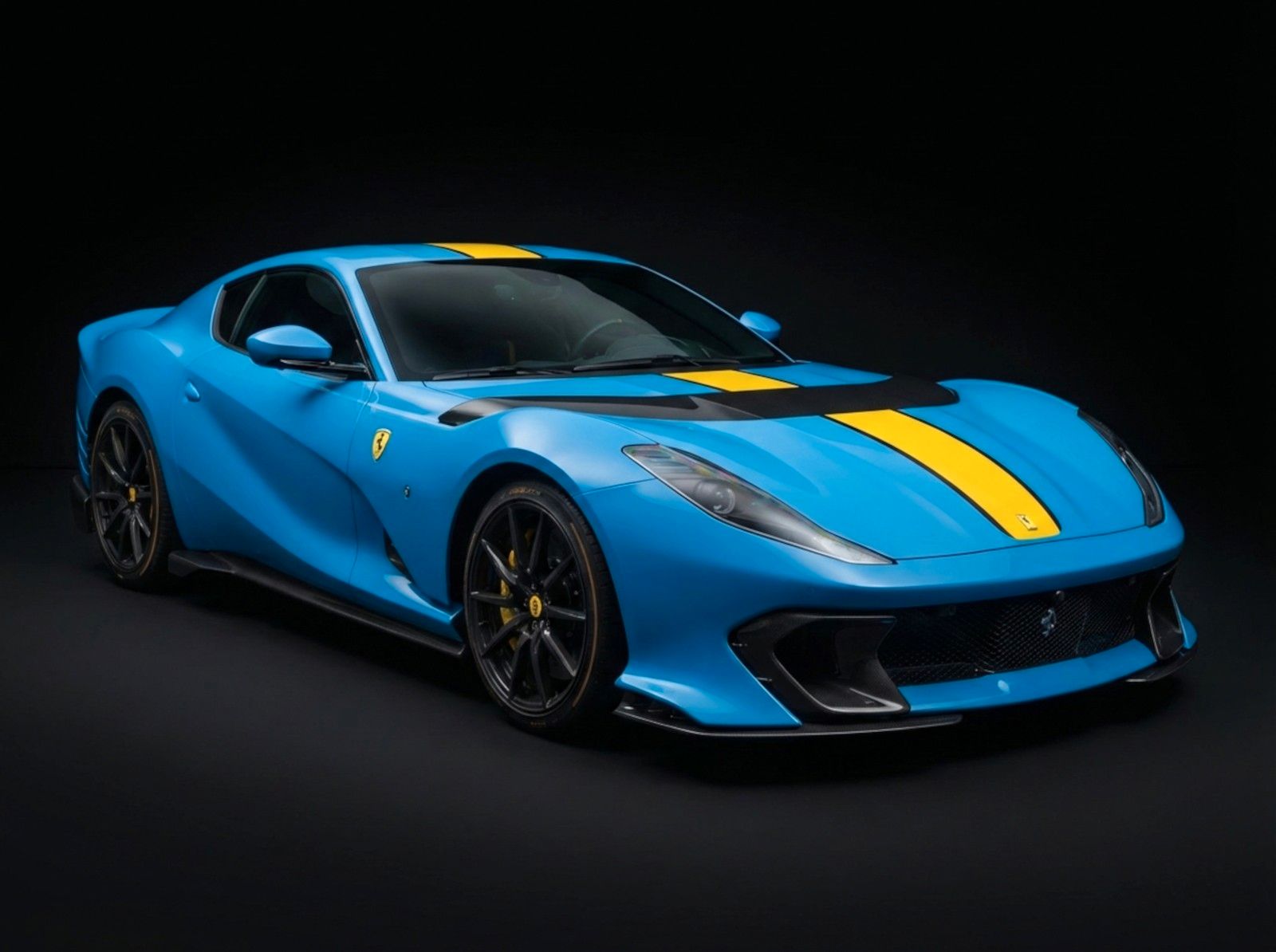 Fahrzeugabbildung Ferrari 812 Competizione | LIFT | Carbon Rims