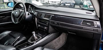 Fahrzeugabbildung BMW 325i Coupe M-Paket|SCHALTER|KLIMAA|LEDER|SHZ
