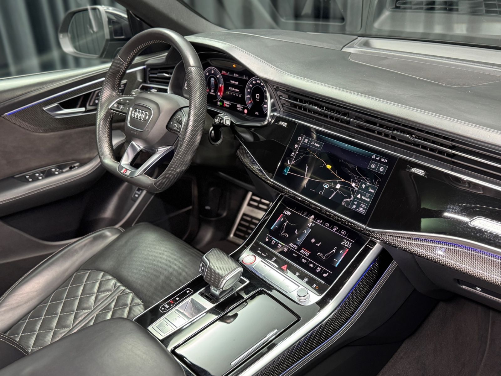 Fahrzeugabbildung Audi SQ8 4.0TDI QUATTRO|MASSAGE|B&O|CARBON|MATRIX|HuD