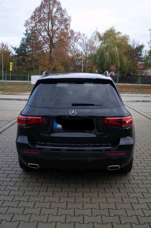 Image of Mercedes-Benz GLB 200