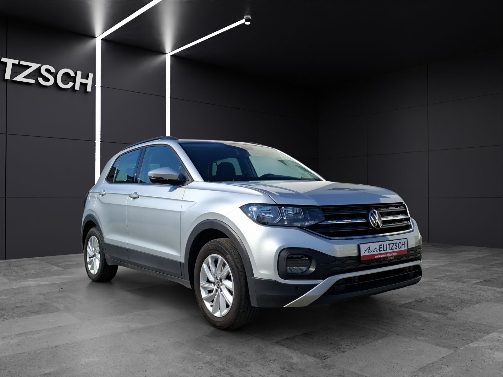 Fahrzeugabbildung Volkswagen T-Cross TSI Life AHK AID Climatronic ACC RFK SH