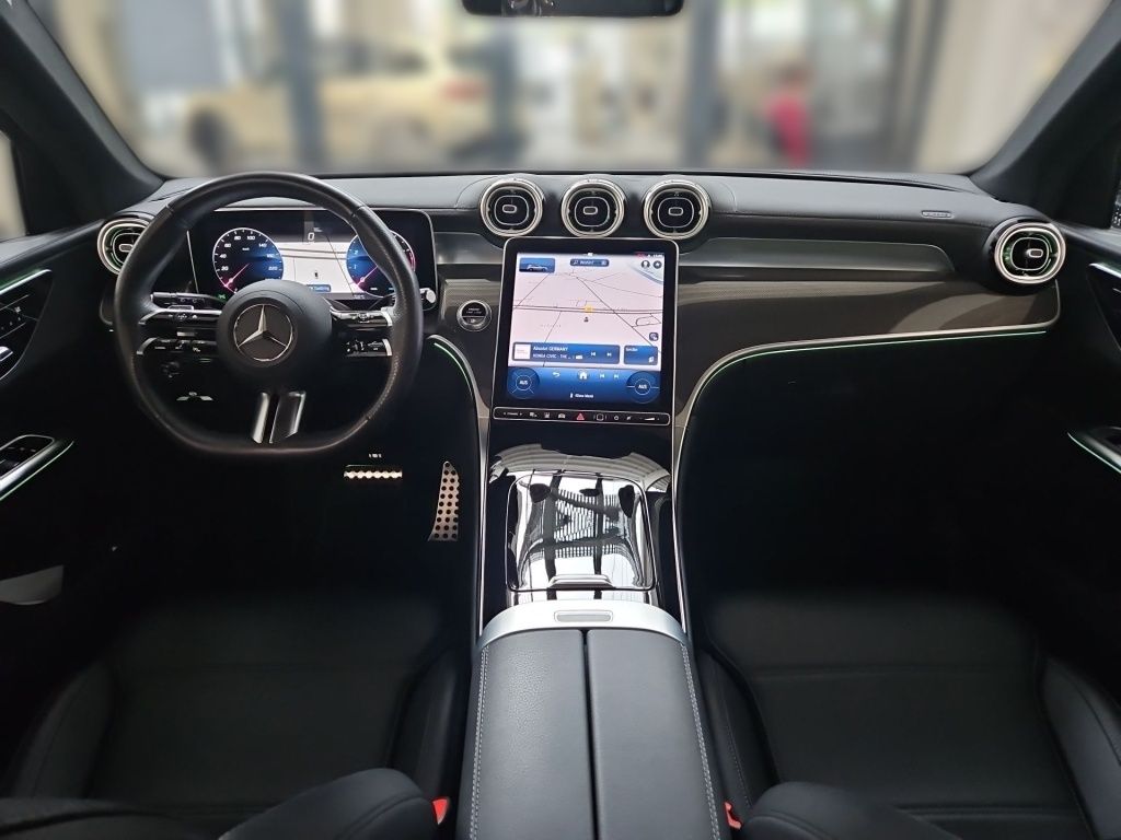 Fahrzeugabbildung Mercedes-Benz GLC 200 4M AMG Night Distronic+ AHK Pano Sitzkl.