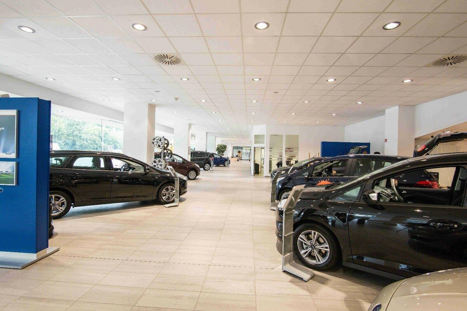 showroom-image-top