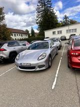 Porsche Porche Top auto - Porsche Panamera mit Anhängerkupplung
