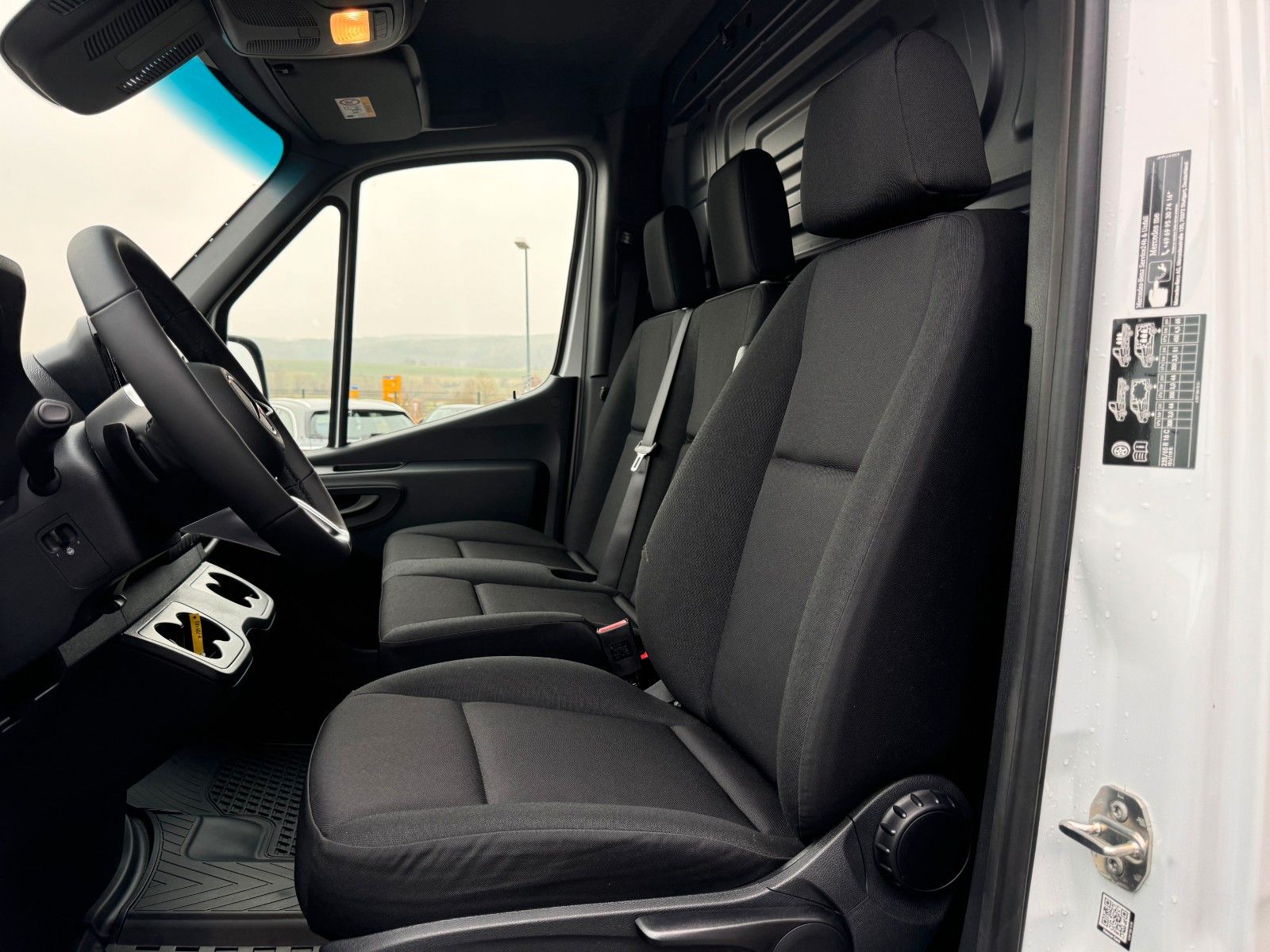 Fahrzeugabbildung Mercedes-Benz Sprinter 319 CDI 3665 Klima Kamera AHK