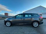 Ford Focus Turnier Titanium - Ford Focus: Leder