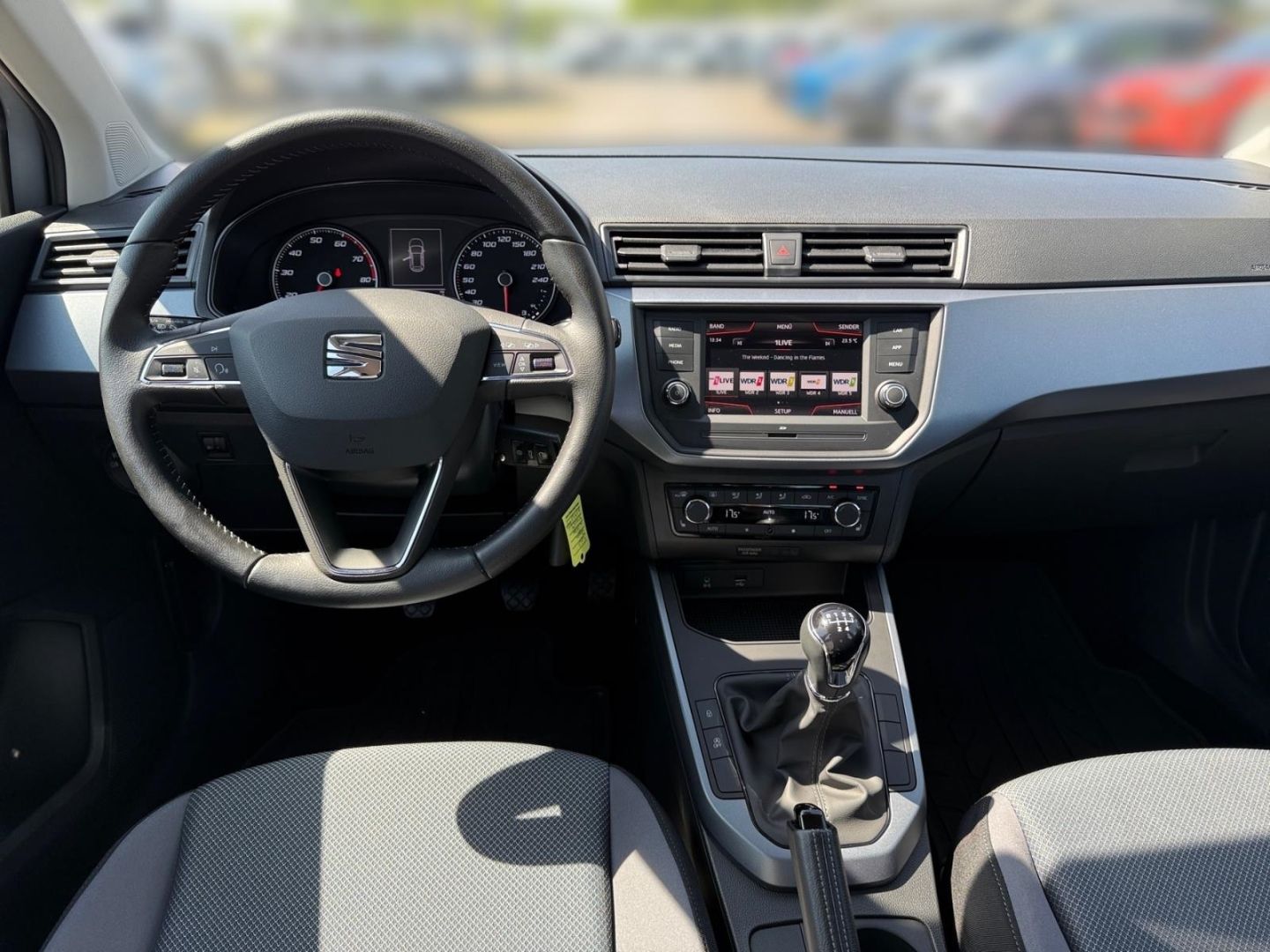 Fahrzeugabbildung SEAT Arona 1.0 TSI Style Sitzheizung Allwetterreifen