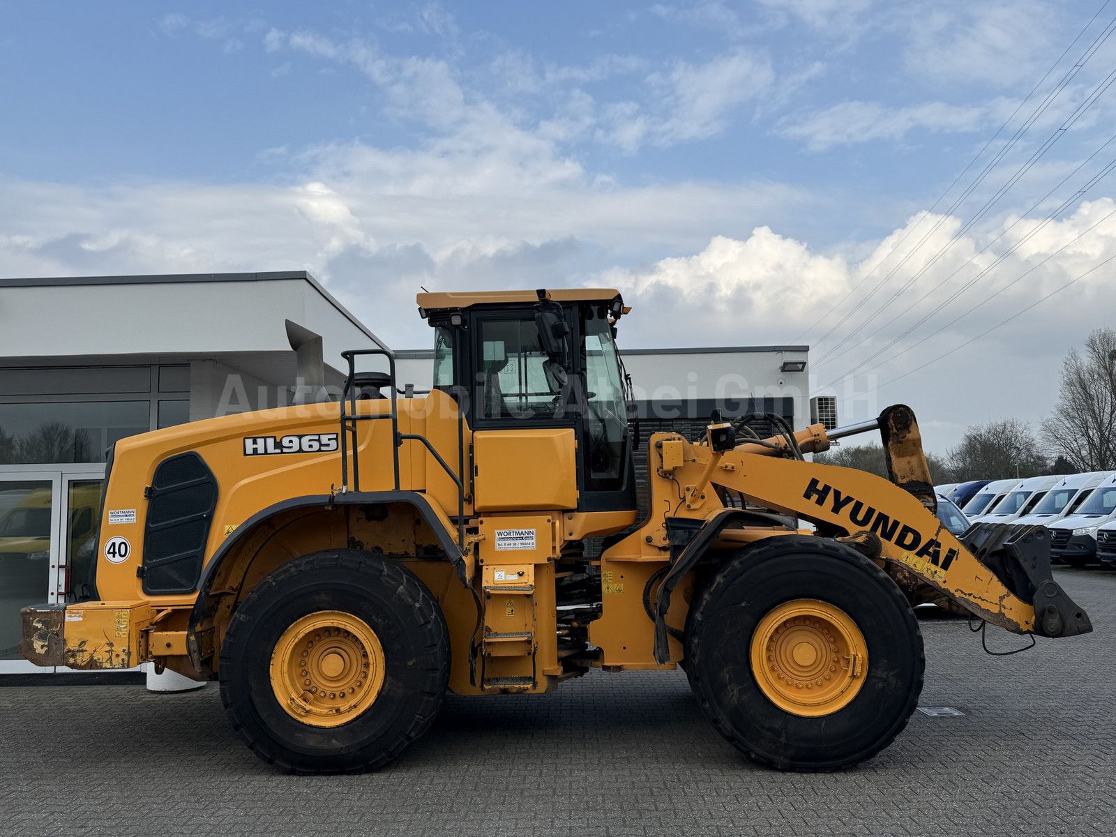 Fahrzeugabbildung Hyundai HL 965 (0067)