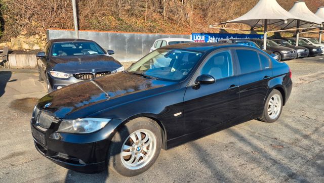 BMW 320i Glasdach Tempomat Sitzhzg PDC MP3