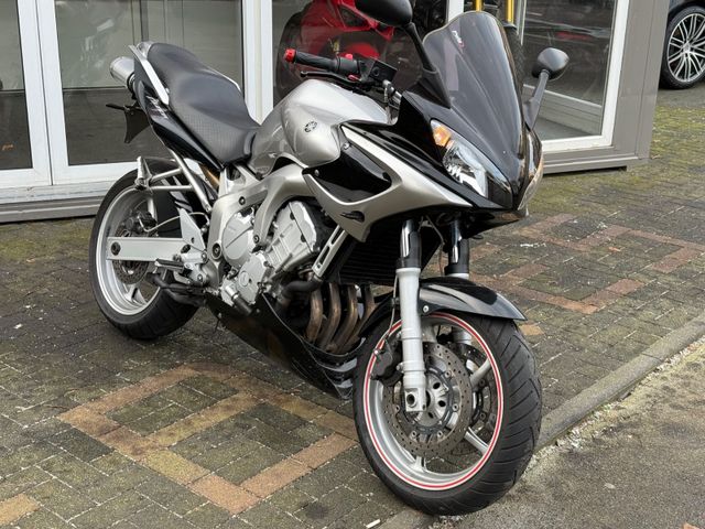 Yamaha FZ-6 Bj 04 / 36 TKM / Sportauspuff-Extras !