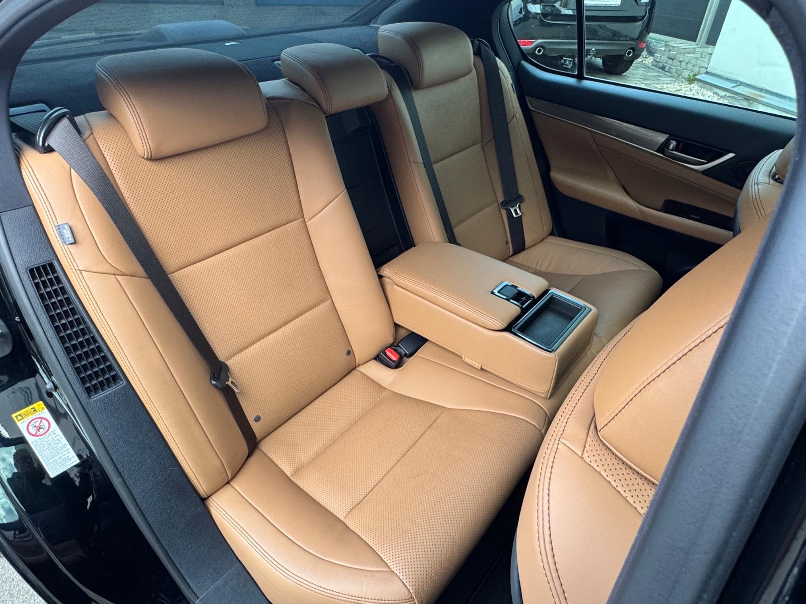 Lexus GS 450h F Sport 345 ch Hybride • Mark Levinson • Toit ouvrant • 4 roues directrices • Sièges ventilés