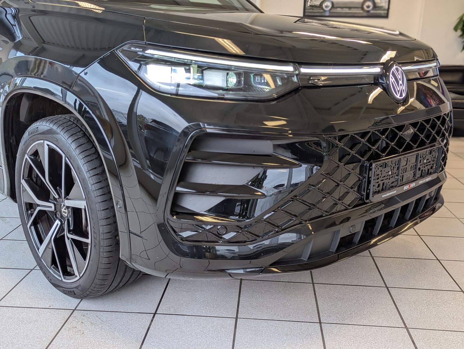 VW Tayron 2.0 R-Line Leder Launch Pano Black AHK 20 - Image 9