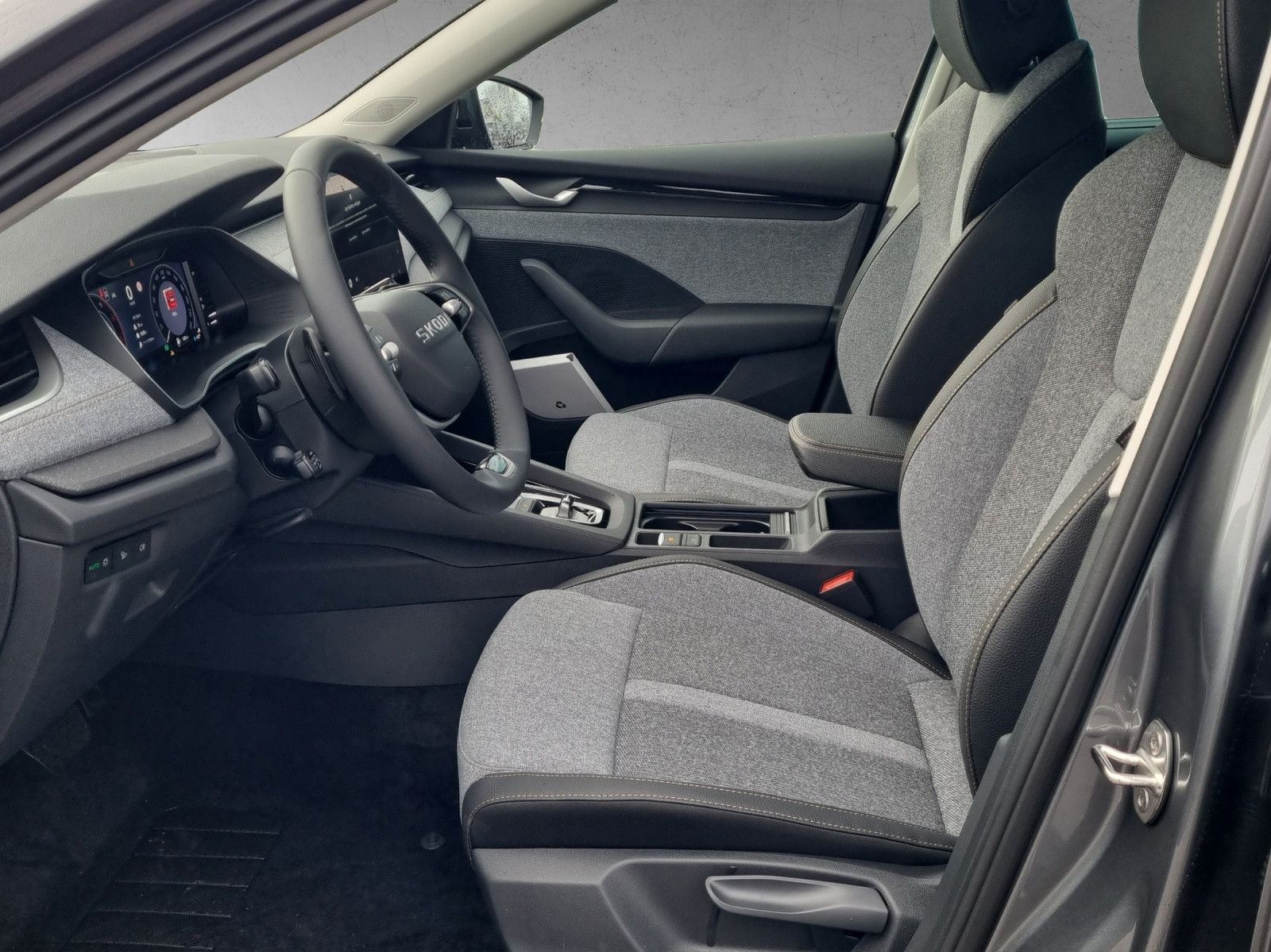 Fahrzeugabbildung SKODA Octavia Combi Tour 2,0 TDI AKH Licht+Sicht+