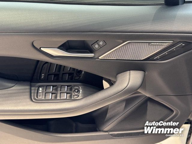 Foto Nummer 12: JAGUAR I-Pace