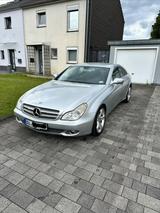 Mercedes-Benz CLS 350 CGI -2.Hand-8 fach bereift - Mercedes-Benz CLS 350 in Duisburg